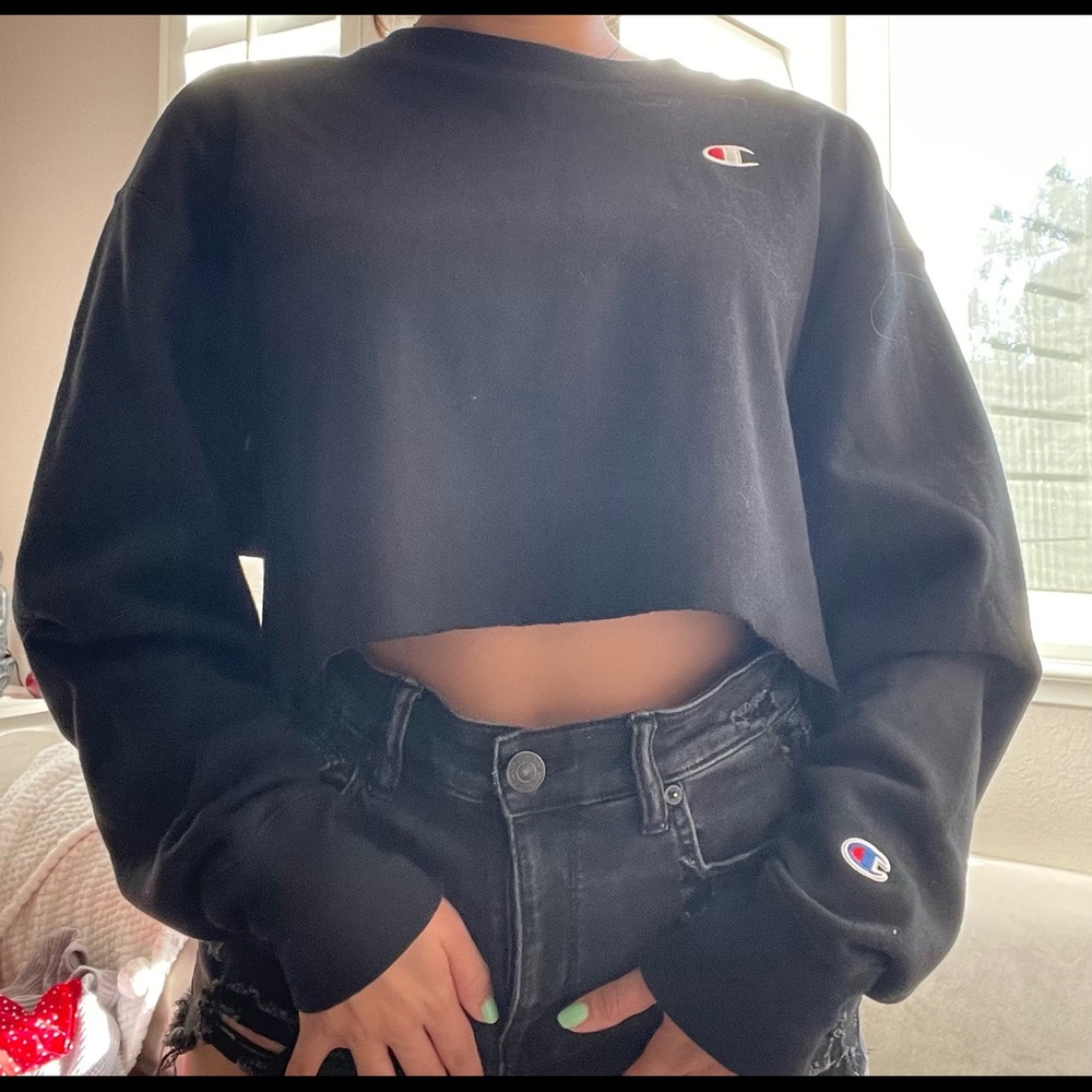 Black Champion reverse weave cropped cutoff size m
